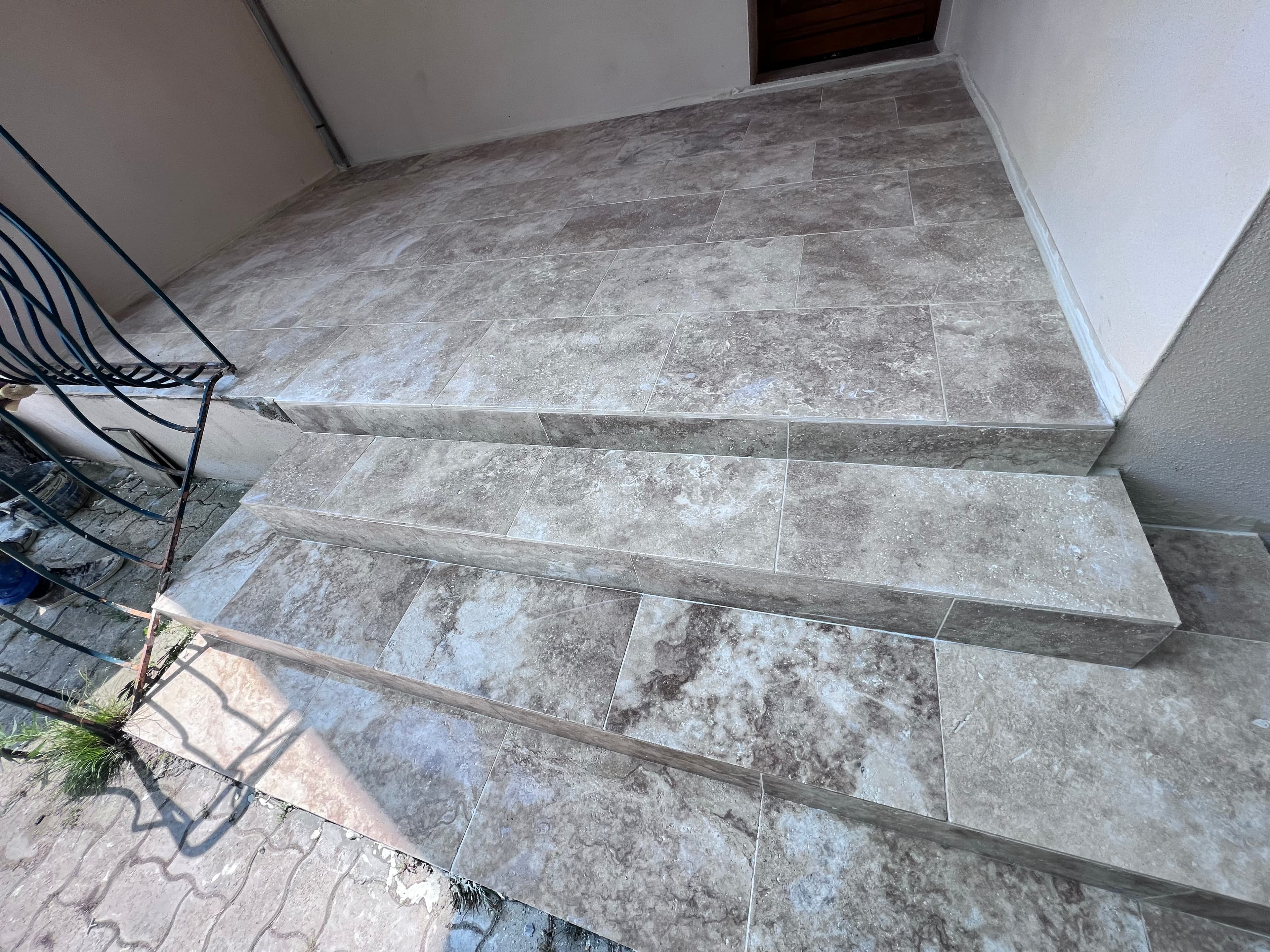 Escaliers en travertin