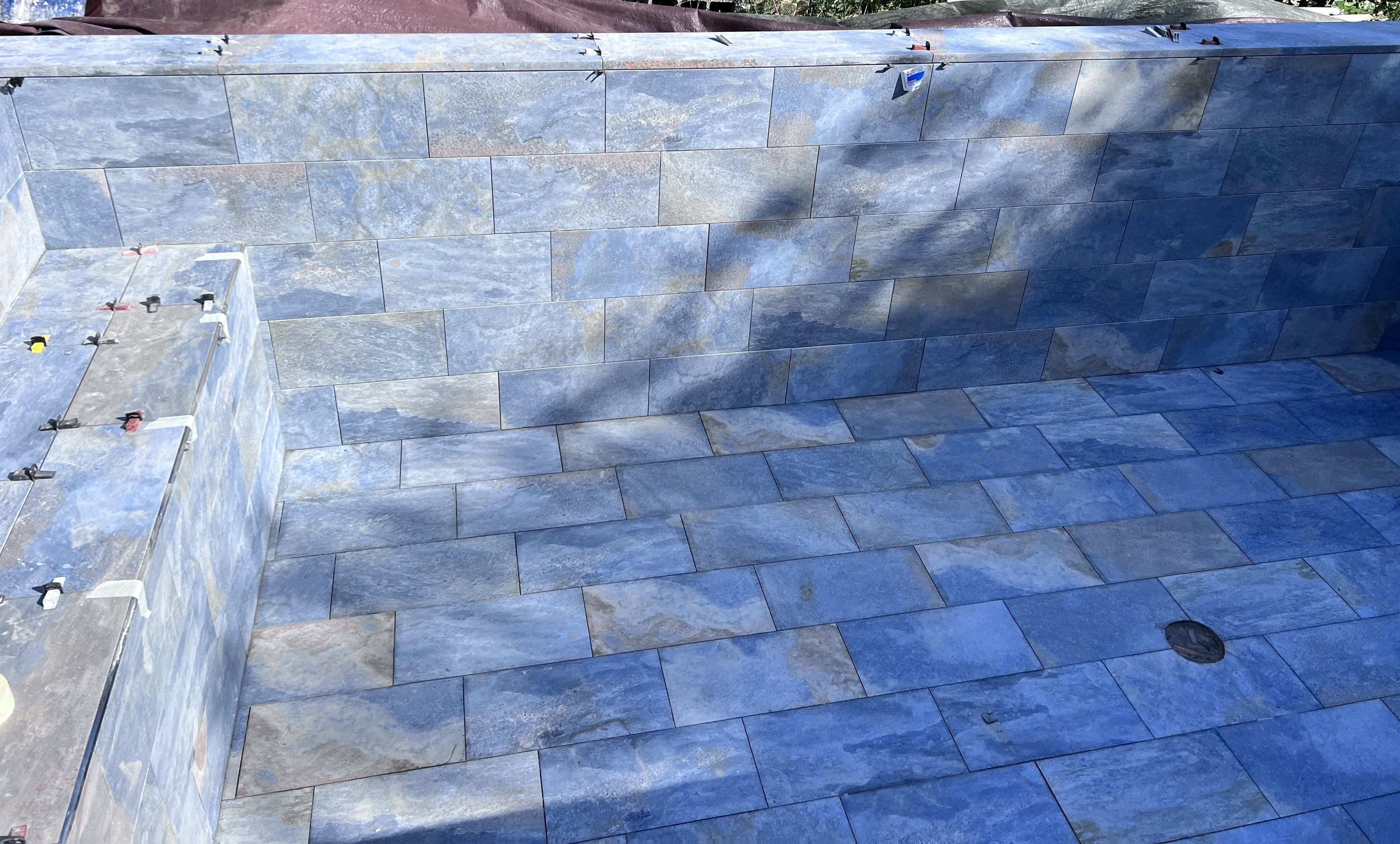 Piscine pierre de bali