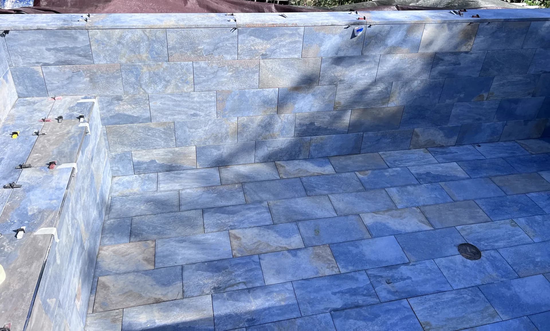 Piscine pierre de bali