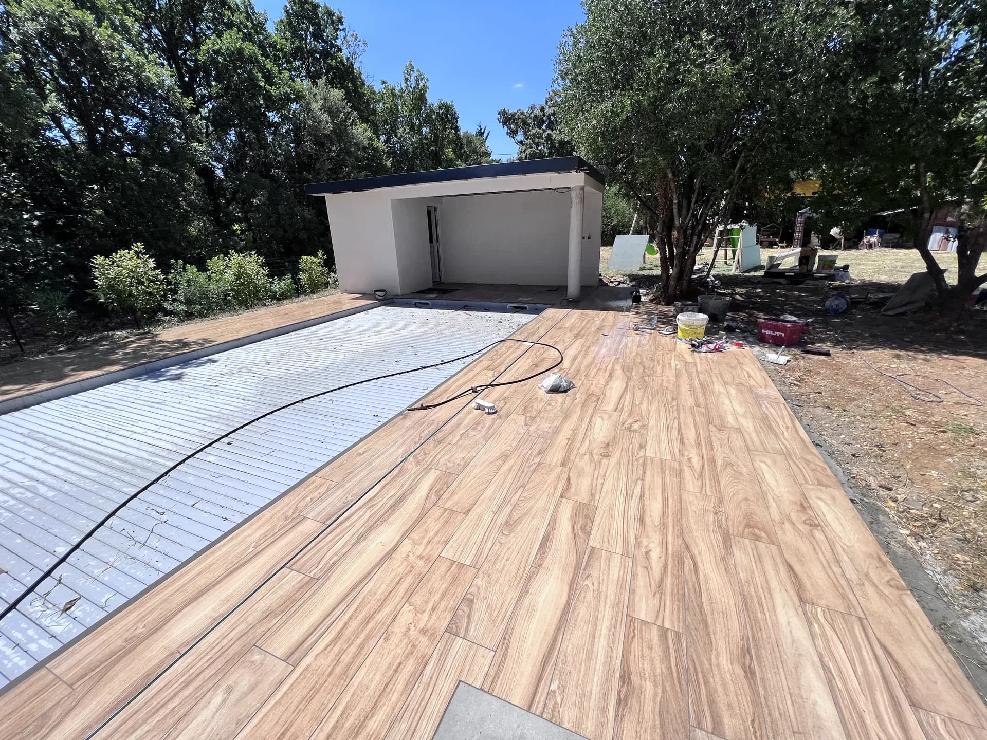 Piscine imitation de bois