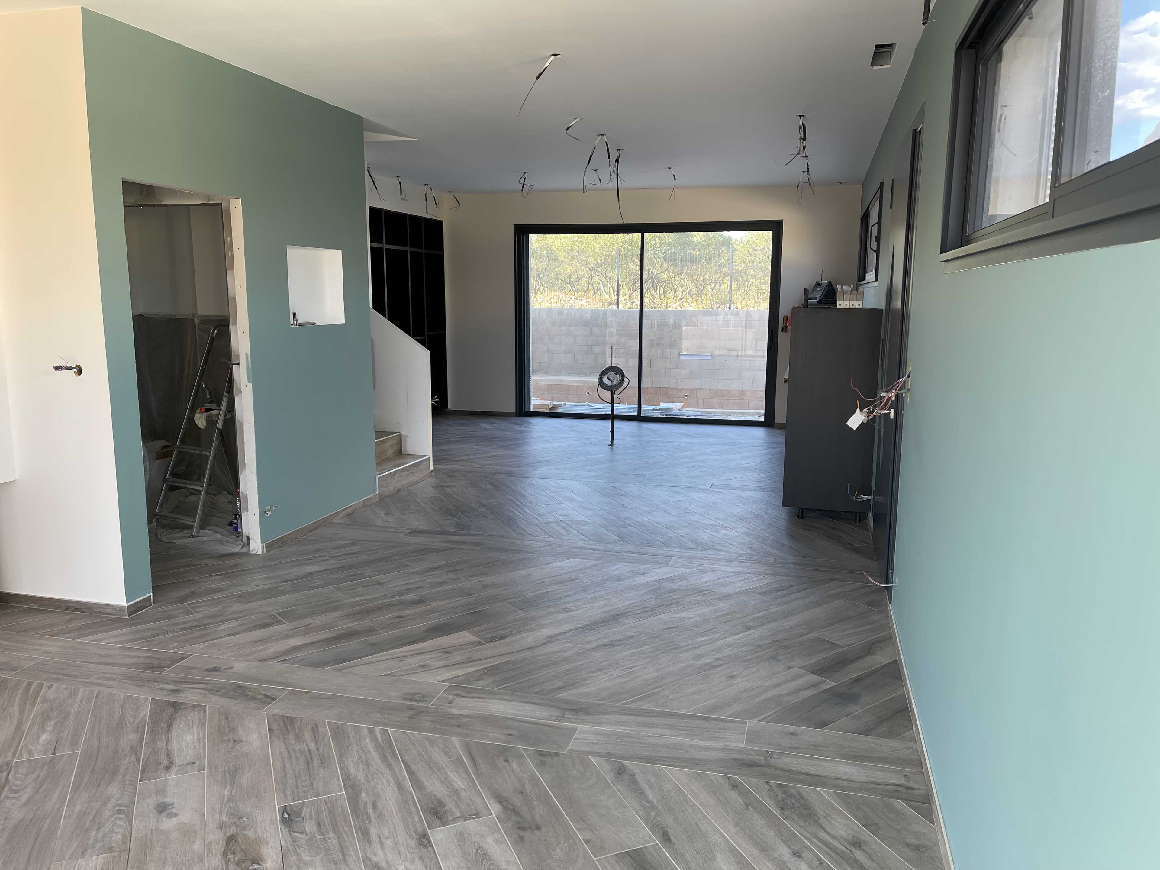 Salle à vivre imitation bois